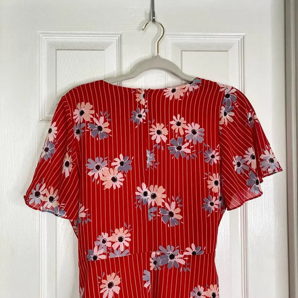 MADEWELL Button-Wrap Dress in Daisy Society Red Floral Size 6 - Picture 9 of 10